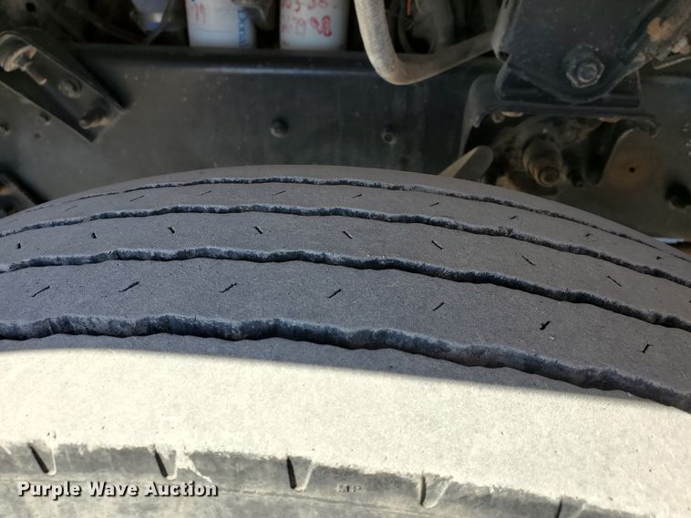 image for item HW9502 1998 Mack CH613  vacuum truck