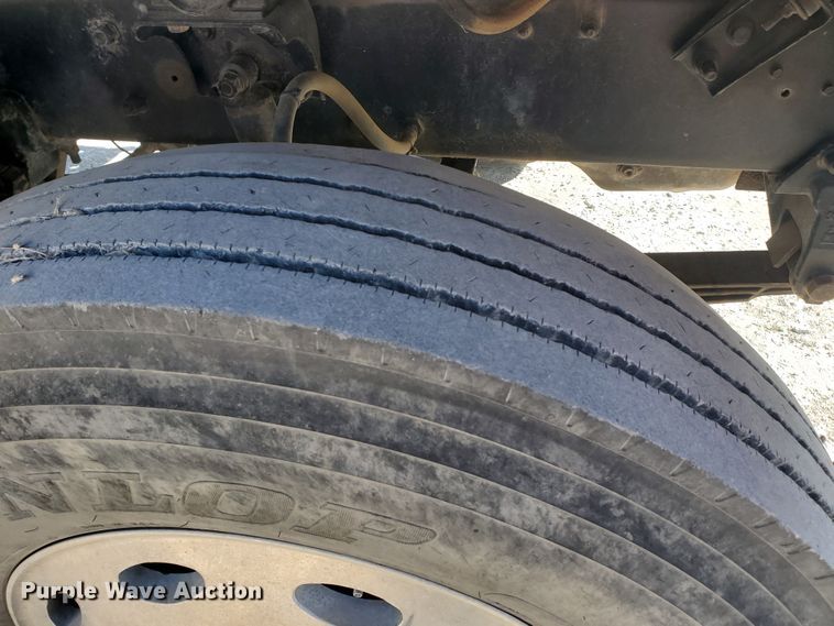 image for item HW9502 1998 Mack CH613  vacuum truck