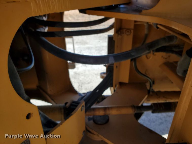 image for item HW9505 1997 Case 621B  wheel loader