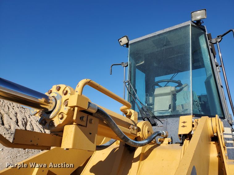 image for item HW9505 1997 Case 621B  wheel loader