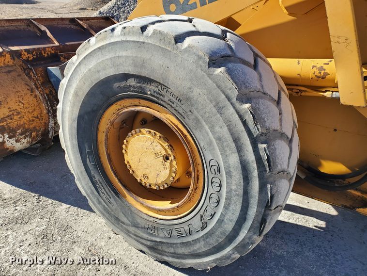 image for item HW9505 1997 Case 621B  wheel loader