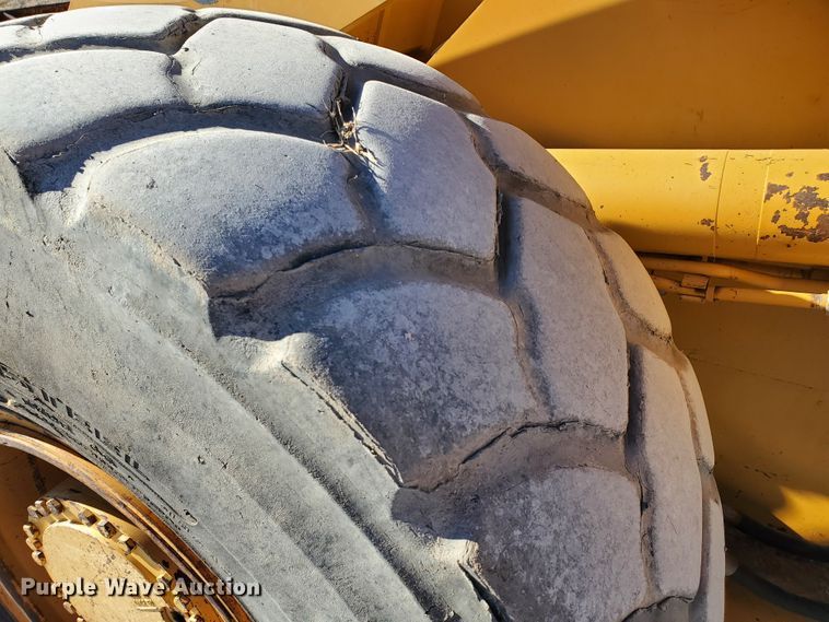 image for item HW9505 1997 Case 621B  wheel loader