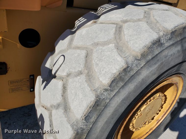 image for item HW9505 1997 Case 621B  wheel loader