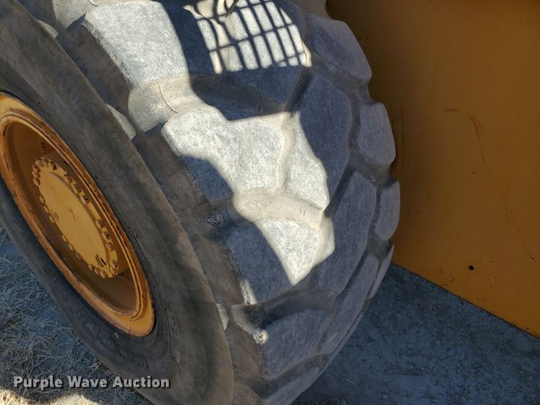 image for item HW9505 1997 Case 621B  wheel loader