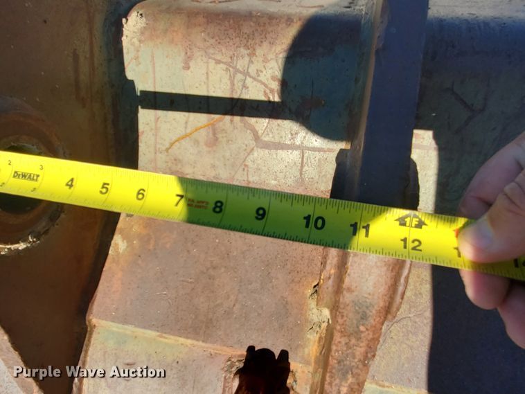 image for item HW9513 Esco 44"W excavator bucket