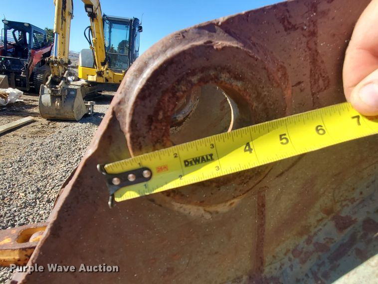 image for item HW9513 Esco 44"W excavator bucket