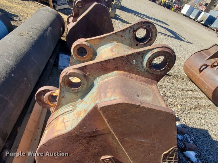 image for item HW9515 Komatsu 40"W excavator bucket