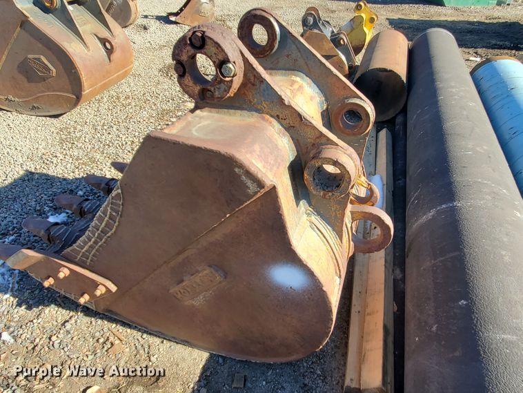image for item HW9515 Komatsu 40"W excavator bucket