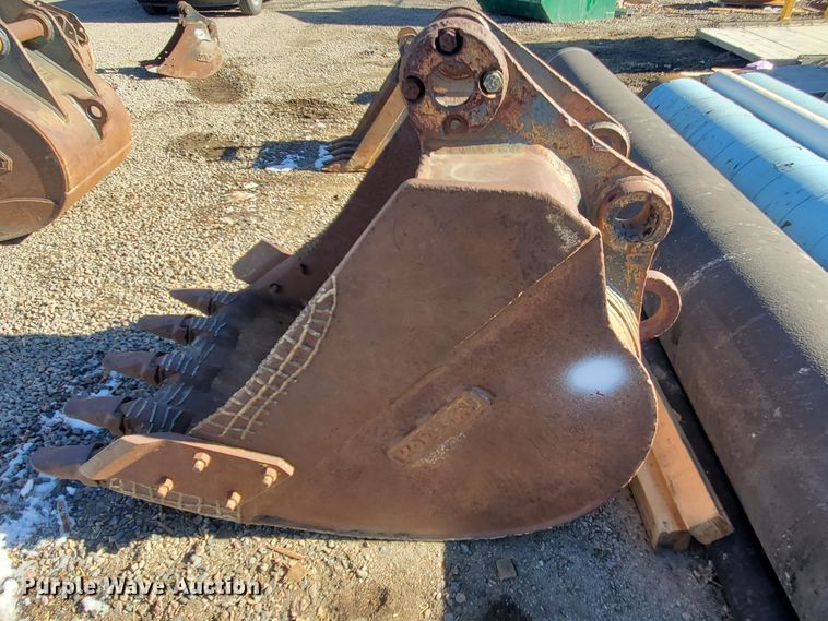 image for item HW9515 Komatsu 40"W excavator bucket