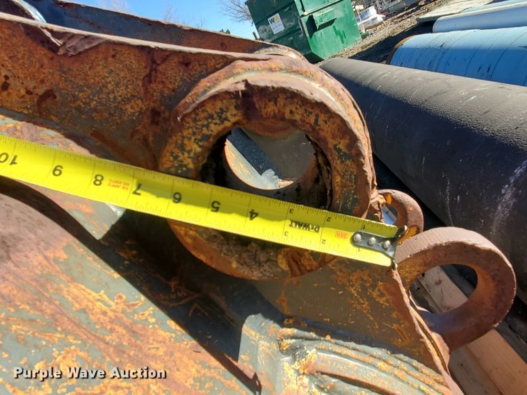 image for item HW9515 Komatsu 40"W excavator bucket