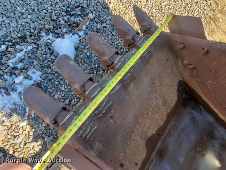 image for item HW9515 Komatsu 40"W excavator bucket