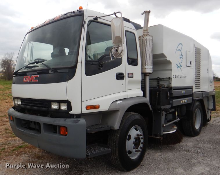 image for item HX9038 2005 GMC T7500  street sweeper truck