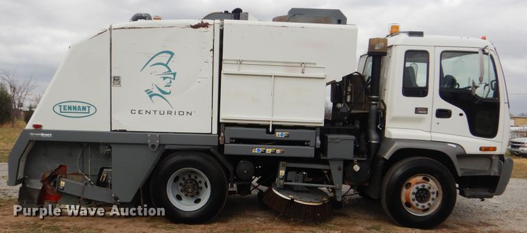 image for item HX9038 2005 GMC T7500  street sweeper truck