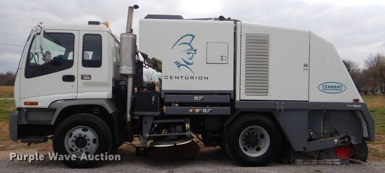 image for item HX9038 2005 GMC T7500  street sweeper truck