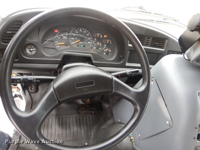 image for item HX9038 2005 GMC T7500  street sweeper truck