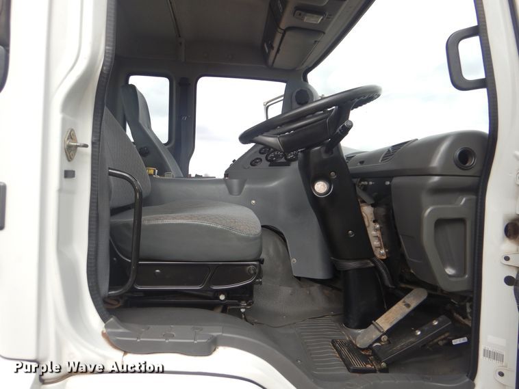 image for item HX9038 2005 GMC T7500  street sweeper truck