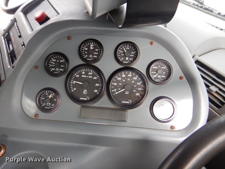 image for item HX9038 2005 GMC T7500  street sweeper truck