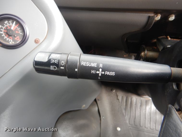 image for item HX9038 2005 GMC T7500  street sweeper truck