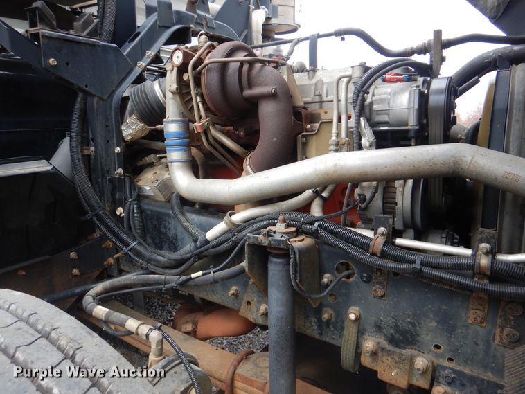 image for item HX9038 2005 GMC T7500  street sweeper truck