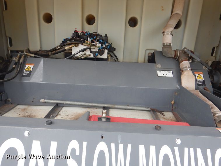 image for item HX9038 2005 GMC T7500  street sweeper truck