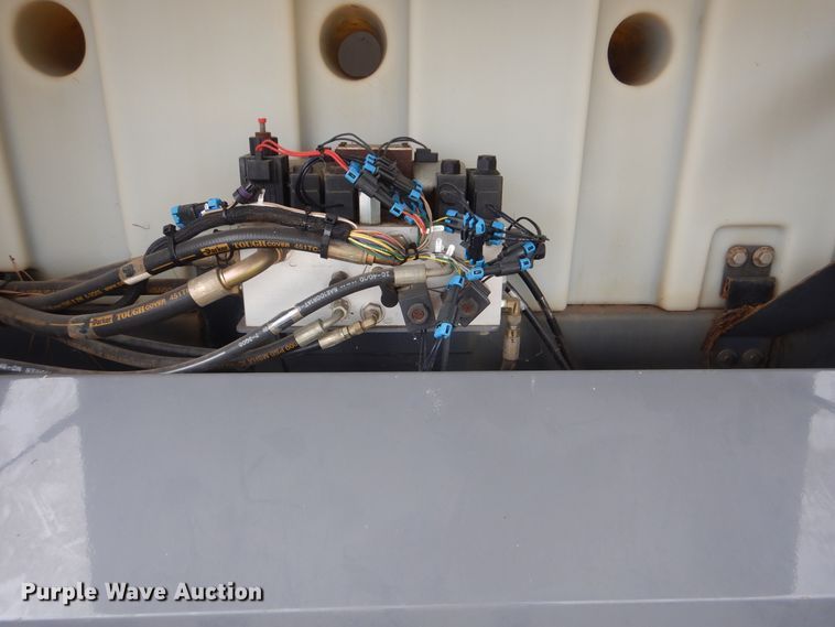 image for item HX9038 2005 GMC T7500  street sweeper truck