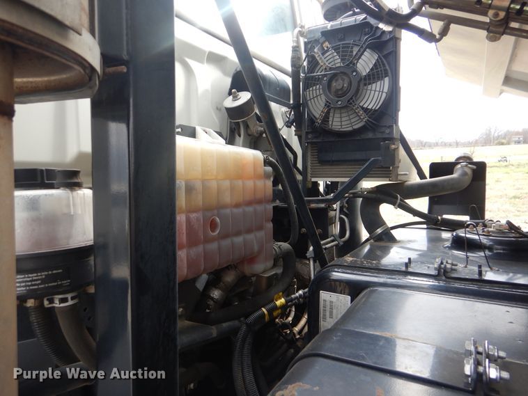 image for item HX9038 2005 GMC T7500  street sweeper truck