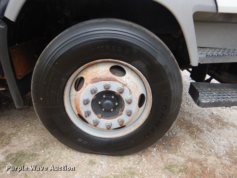 image for item HX9038 2005 GMC T7500  street sweeper truck