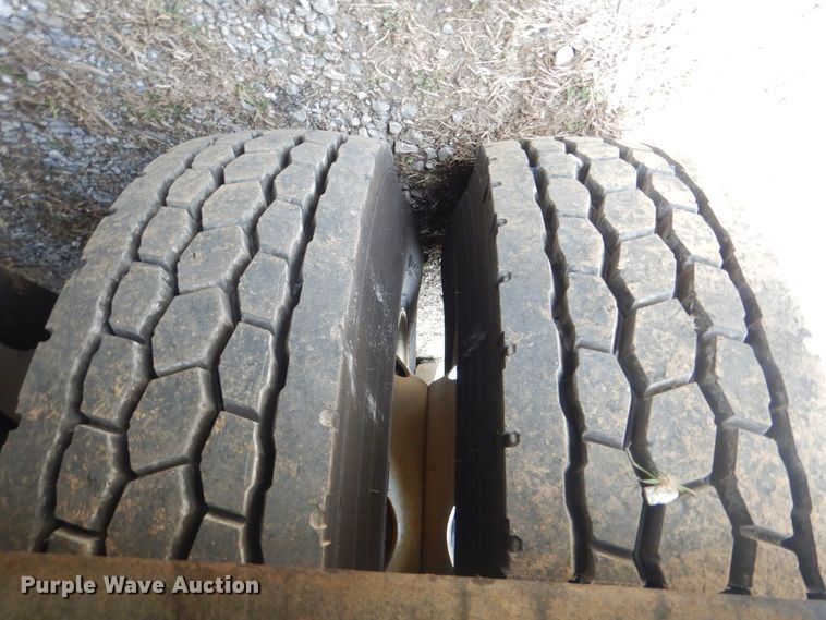 image for item HX9038 2005 GMC T7500  street sweeper truck