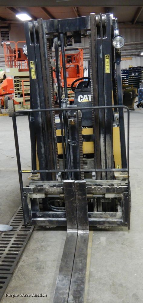 image for item HX9513 Caterpillar EP18T-36A forklift