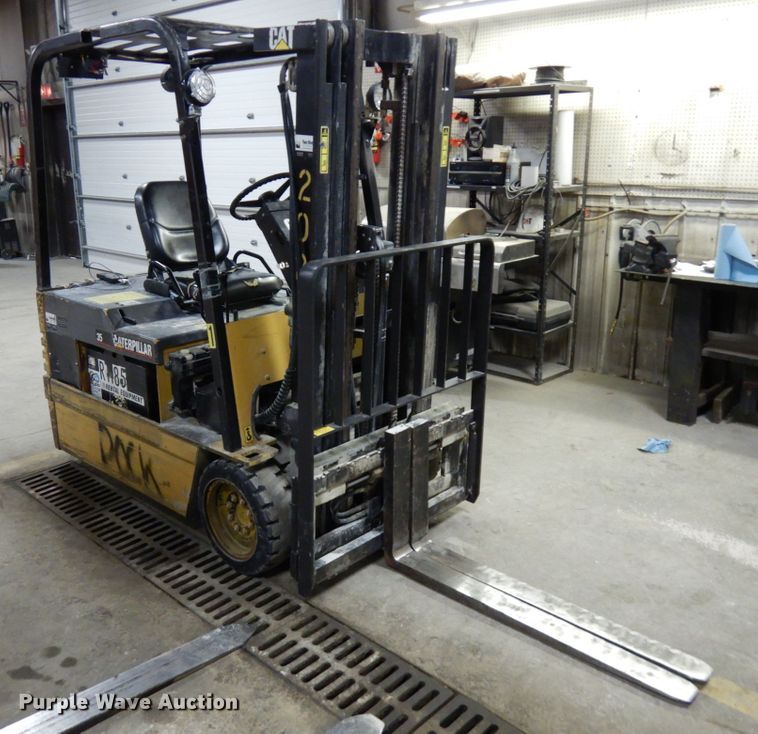 image for item HX9513 Caterpillar EP18T-36A forklift