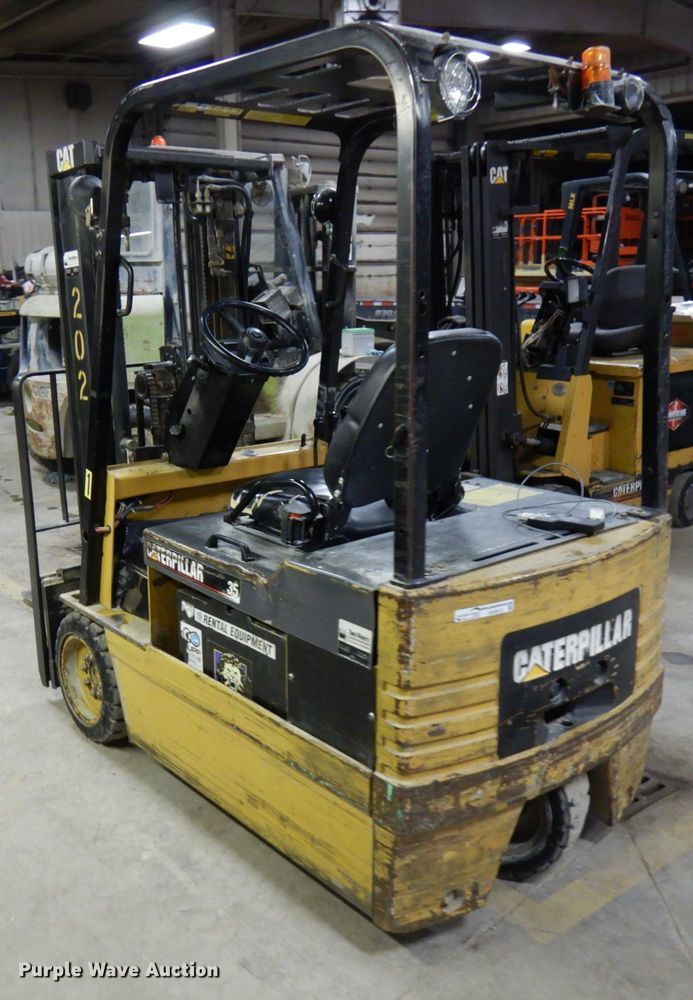 image for item HX9513 Caterpillar EP18T-36A forklift