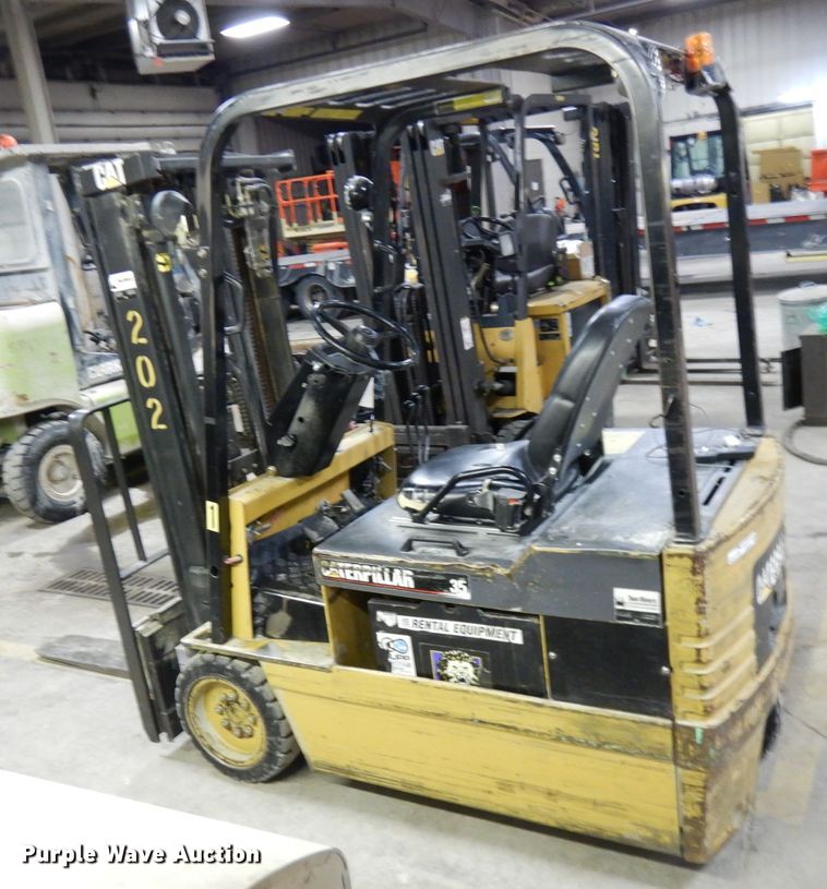 image for item HX9513 Caterpillar EP18T-36A forklift
