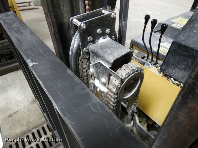 image for item HX9513 Caterpillar EP18T-36A forklift