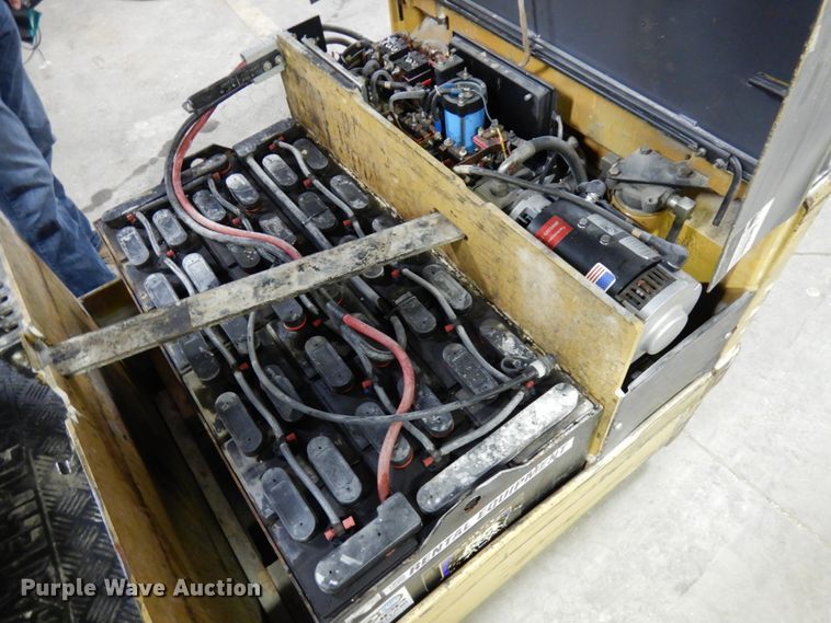 image for item HX9513 Caterpillar EP18T-36A forklift