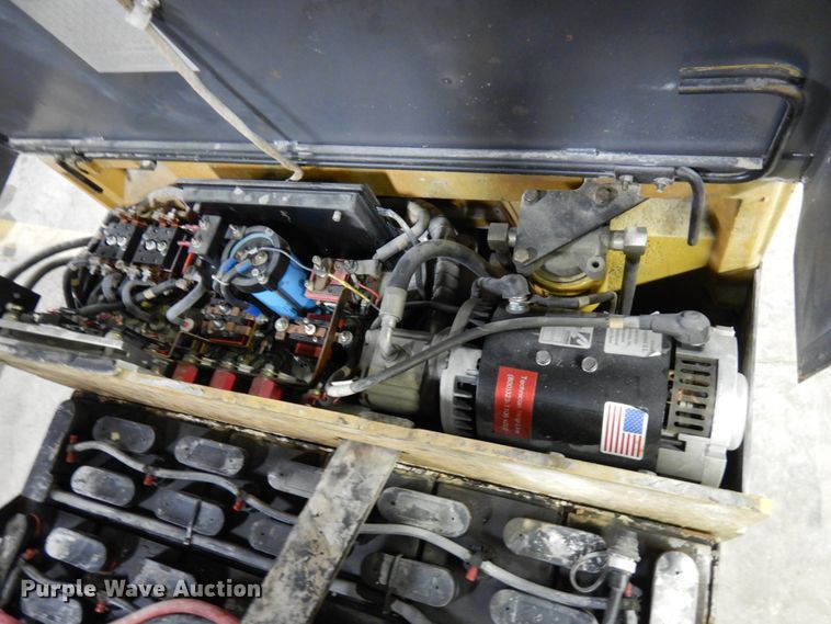 image for item HX9513 Caterpillar EP18T-36A forklift