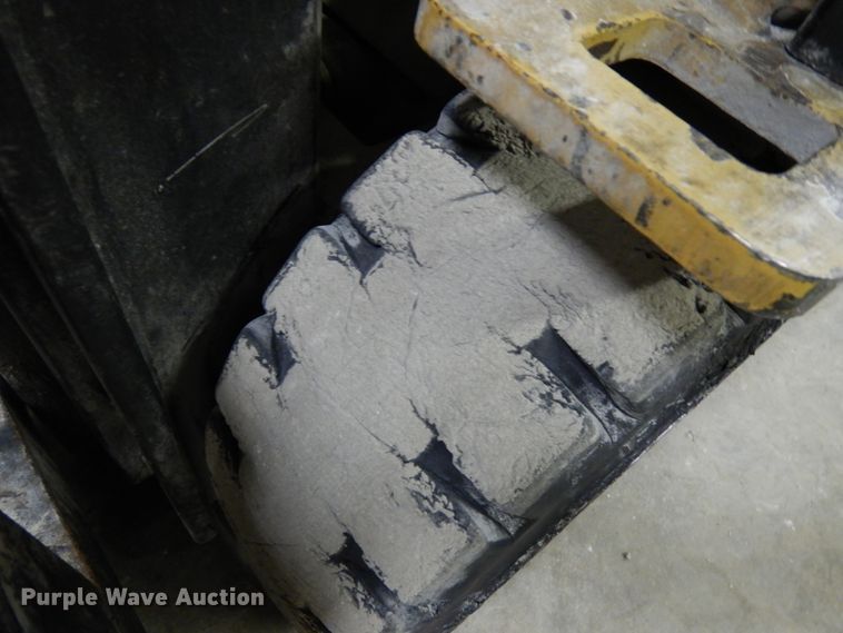 image for item HX9513 Caterpillar EP18T-36A forklift