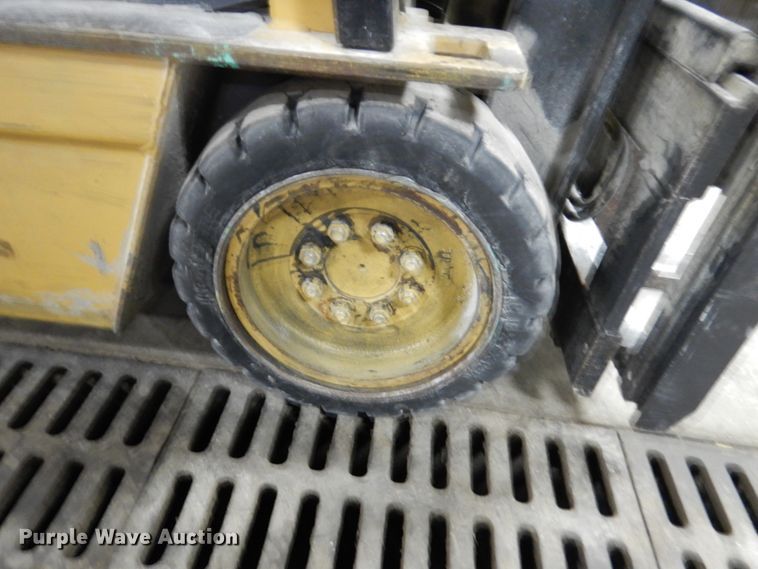 image for item HX9513 Caterpillar EP18T-36A forklift