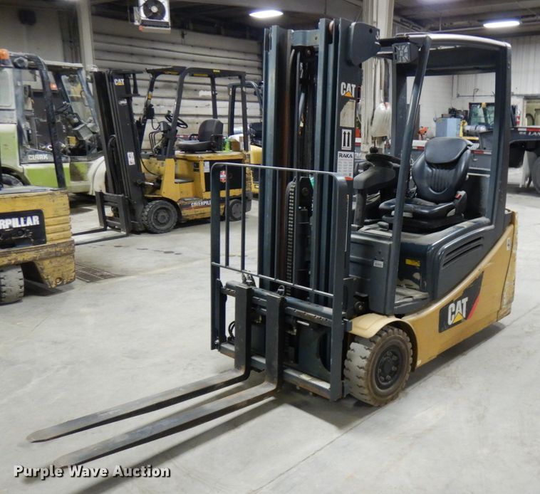 image for item HX9514 Caterpillar 2ET3000 forklift