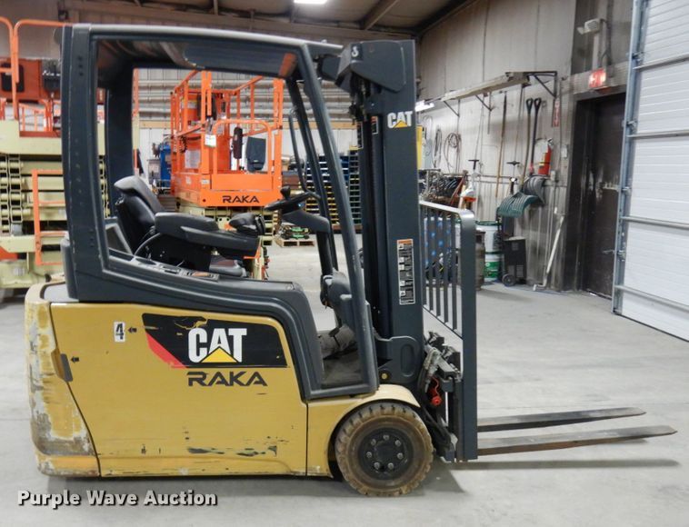 image for item HX9514 Caterpillar 2ET3000 forklift