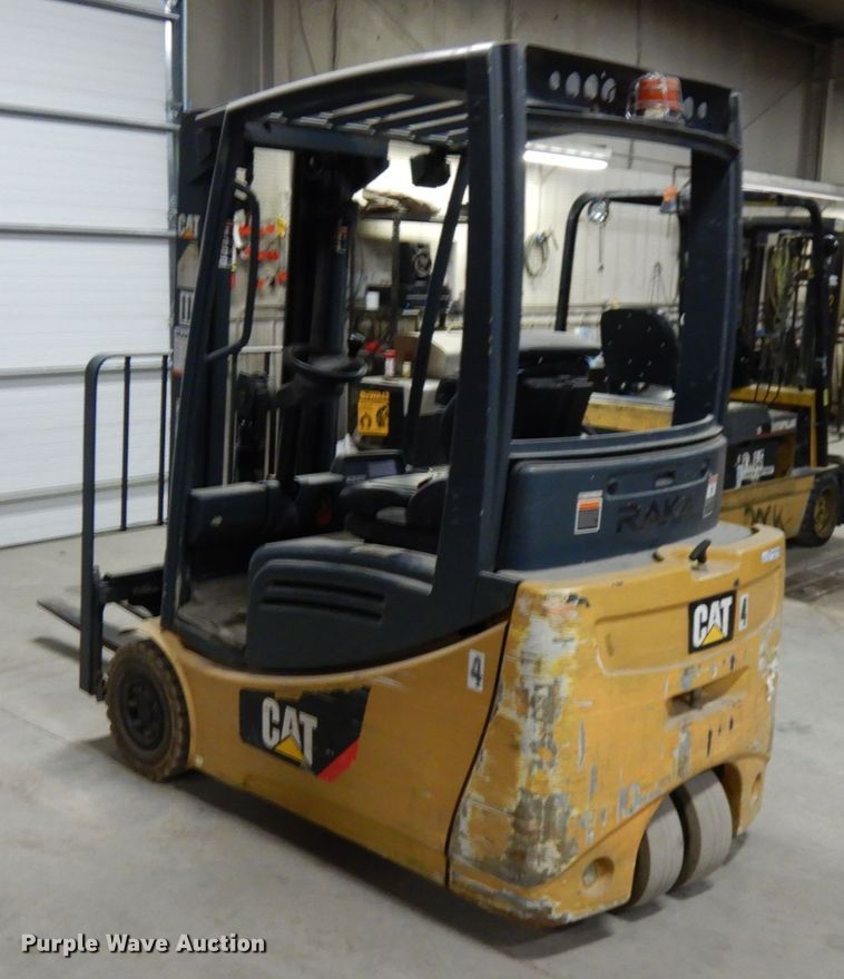 image for item HX9514 Caterpillar 2ET3000 forklift