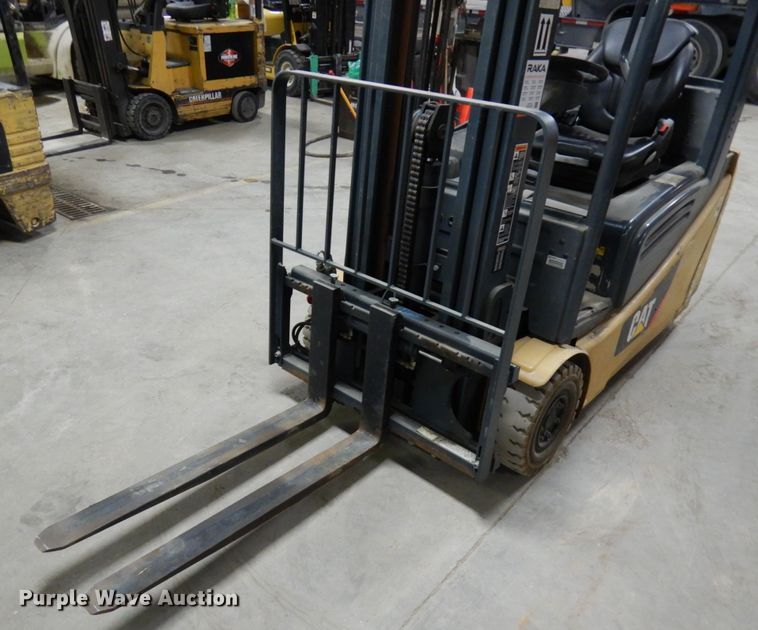 image for item HX9514 Caterpillar 2ET3000 forklift