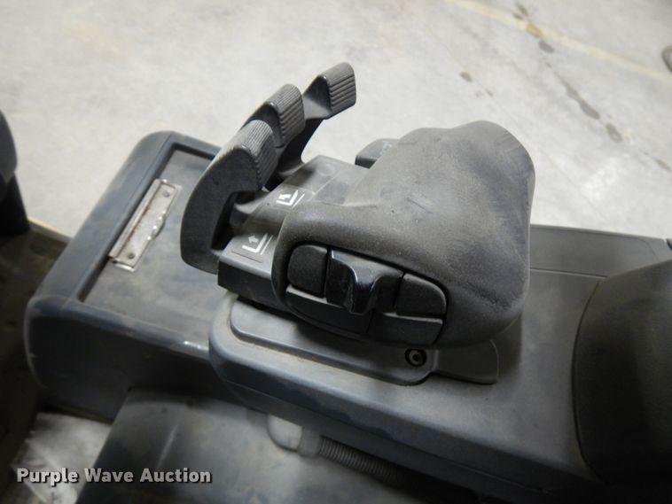 image for item HX9514 Caterpillar 2ET3000 forklift