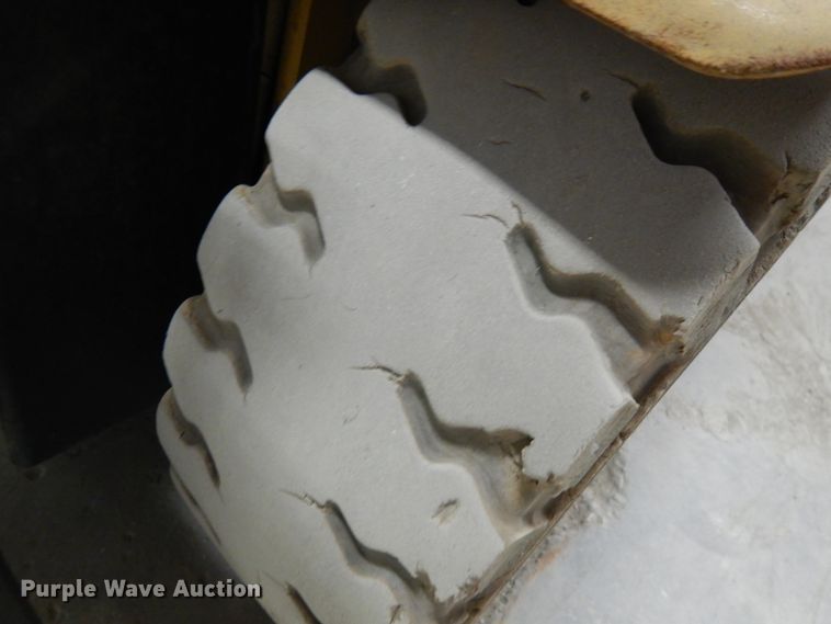 image for item HX9514 Caterpillar 2ET3000 forklift