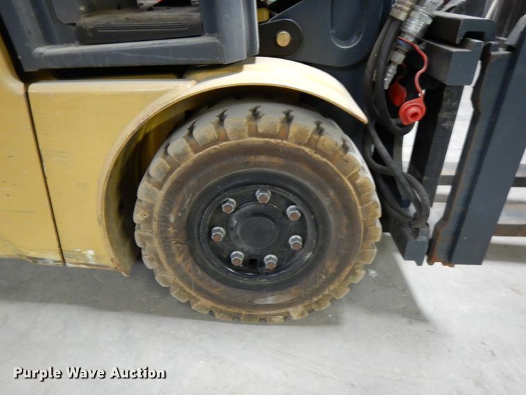 image for item HX9514 Caterpillar 2ET3000 forklift