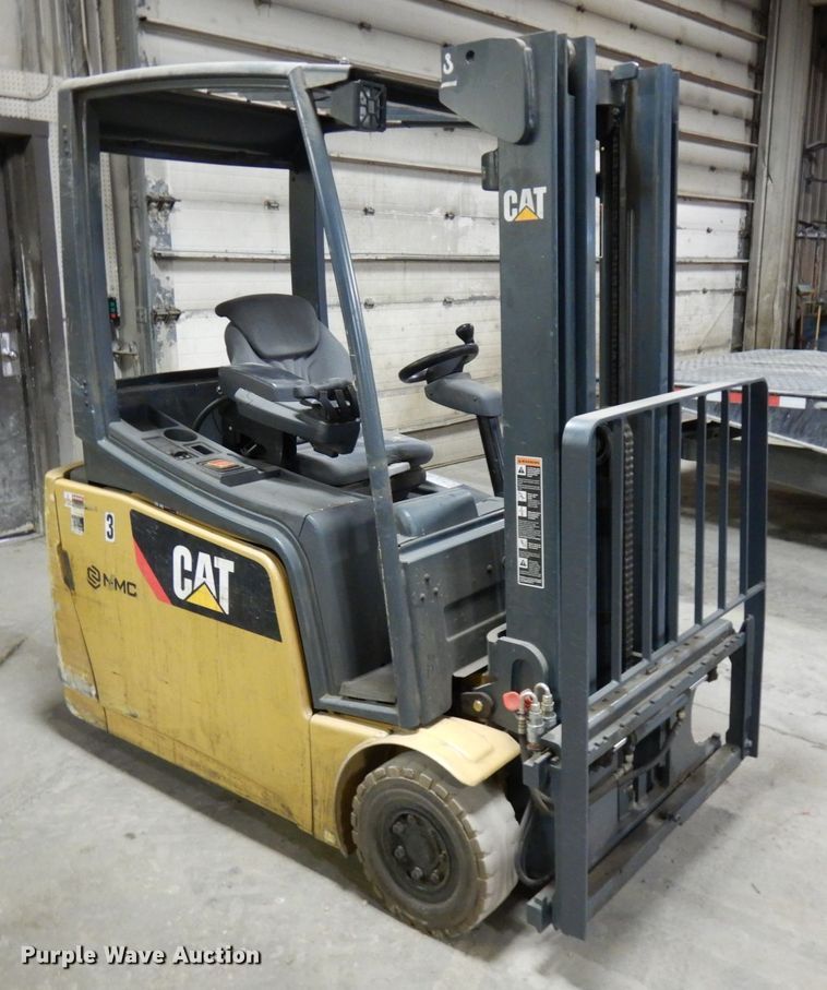 image for item HX9515 Caterpillar 2ET3000  forklift