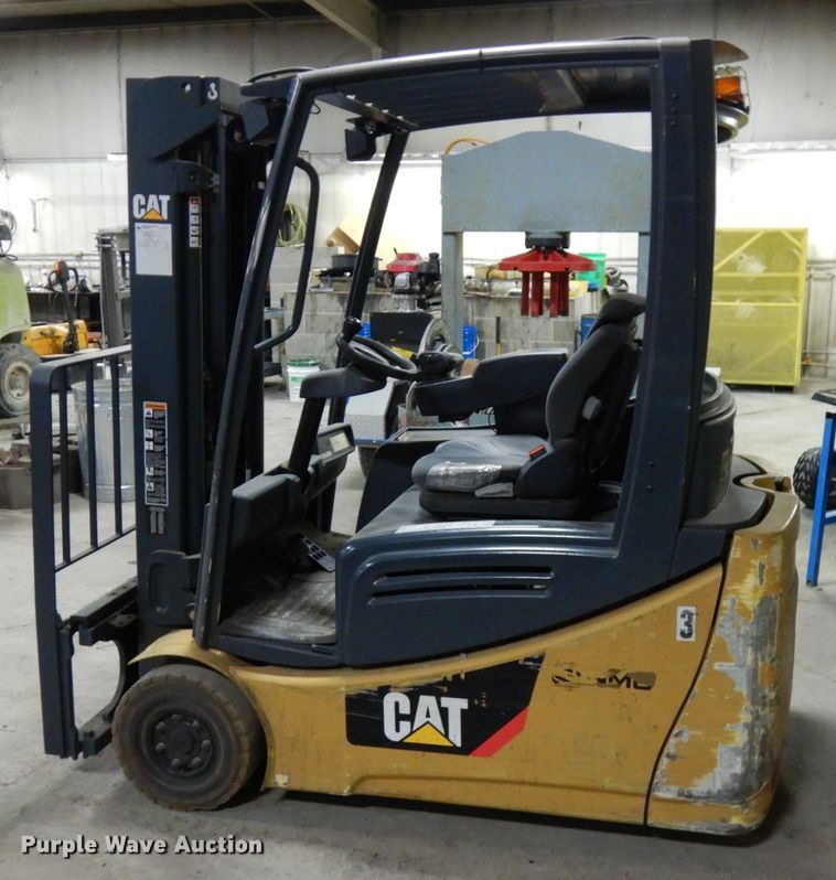 image for item HX9515 Caterpillar 2ET3000  forklift