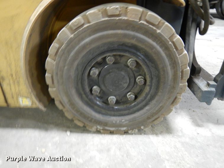 image for item HX9515 Caterpillar 2ET3000  forklift