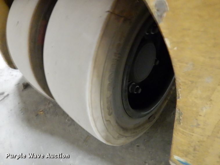 image for item HX9515 Caterpillar 2ET3000  forklift