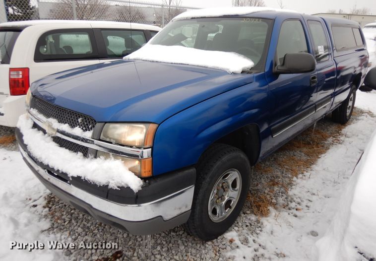 image for item DH5564 2004  Chevrolet Silverado 1500  Ext. Cab pickup truck