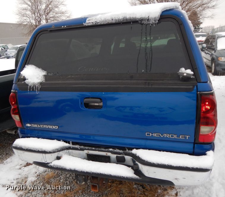 image for item DH5564 2004  Chevrolet Silverado 1500  Ext. Cab pickup truck